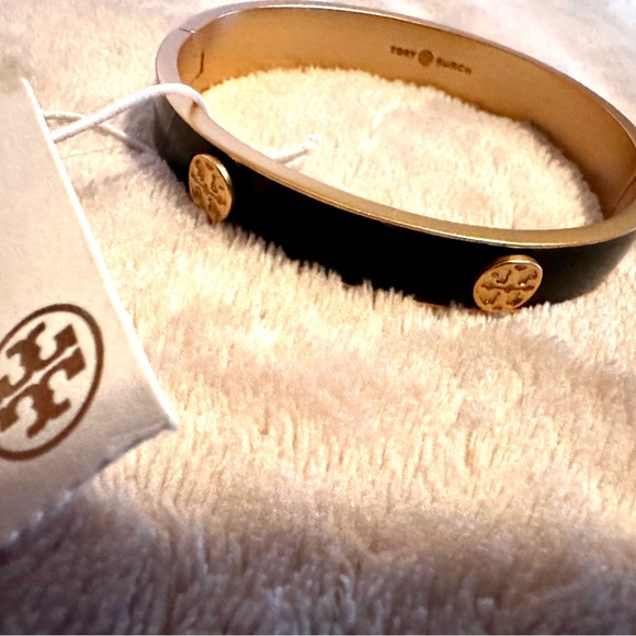 NWT Tory Burch Authentic Black Enamel and Gold Logo Bracelet - Picture 2 of 8